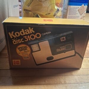 Kodak Disc 3100 Camera in Black and Cream Boxed Artwork